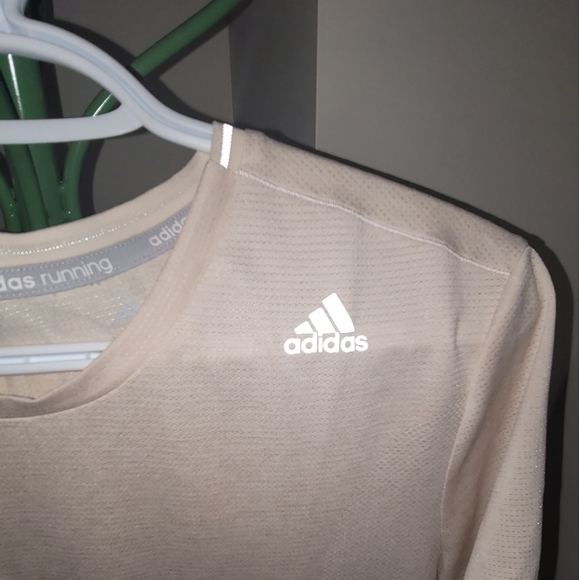 2/30 Adidas Women Running Top - Picture 2 of 4
